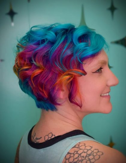 10 женщин, которые покрасили волосы в зрелом возрасте и это стало их фишкой