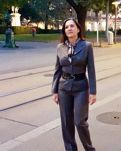 Стилисты назвали 5 табу в одежде, которые нельзя нарушать в 40+