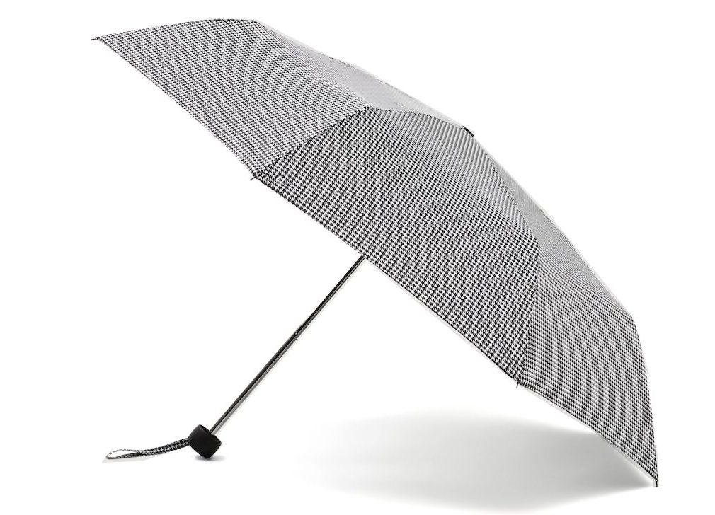 Зонт как главный аксессуары: 5 моделей, которые скрасят дождливые будни